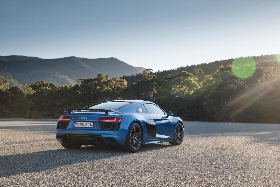  Audi R8 V10 Plus 2016 года  (AU) (фото 6 из 16)